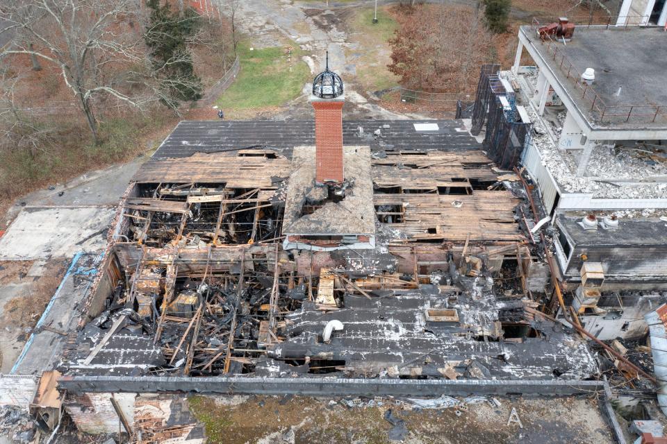 Ein Feuer beschädigte das Tesla Science Center in Wardenclyffe, ein ehemaliges Labor des Erfinders Nikola Tesla. - Copyright: John Paraskevas/Newsday RM via Getty Images