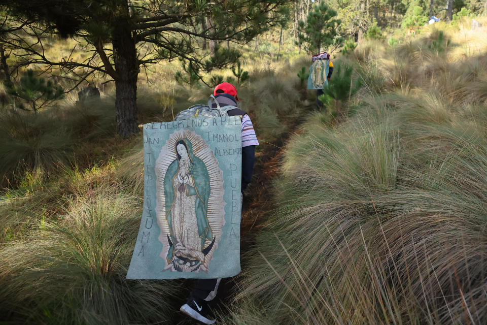 Imágenes preciosas de los peregrinos con la Virgen de Guadalupe