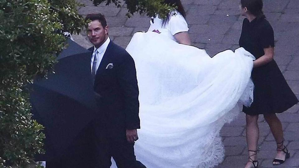 <p>Chris Pratt and Katherine Schwarzenegger got married on Saturday afternoon in front of a slew of friends and family. The couple tied the knot in Montecito, California after a little more than a year of dating. Katherine’s famous family — mom Maria Shriver, dad Arnold Schwarzenegger, and brother Patrick Schwarzenegger — were all in attendance. […]</p> <p>The post <a rel="nofollow noopener" href="https://theblast.com/chris-pratt-katherine-schwarzenegger-married/" target="_blank" data-ylk="slk:Chris Pratt and Katherine Schwarzenegger Are Married!;elm:context_link;itc:0;sec:content-canvas" class="link ">Chris Pratt and Katherine Schwarzenegger Are Married!</a> appeared first on <a rel="nofollow noopener" href="https://theblast.com" target="_blank" data-ylk="slk:The Blast;elm:context_link;itc:0;sec:content-canvas" class="link ">The Blast</a>.</p>