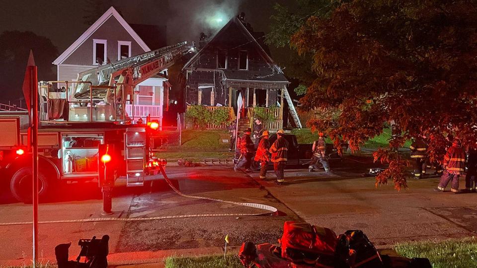 <div>House fire at 1st and Concordia, Milwaukee</div>