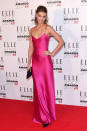 US-Model Arizona Muse erschien zu den 20. "Elle Style Awards" in einem bodenlangen Seidentraum in knalligem Pink. Das Kleid, das nur mit superdünnen Riemchenträgern auf ihren Schultern gehalten wurde, setzte die schlanke Silhouette der Beauty perfekt in Szene. (Bild-Copyright: David Fisher/REX/Shutterstock)