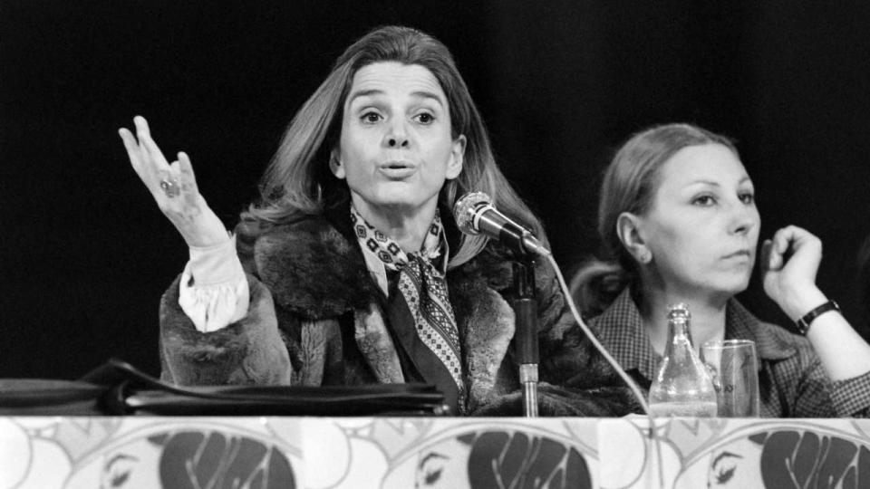 L'avocate Gisèle Halimi, lors d’une conférence de presse à Toulouse, le 17 mars 1978.