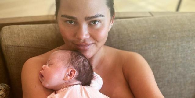 Chrissy Teigen Just Posted Another 'Milky Boobs' Video—Revealing Such a  Relatable Problem - Yahoo Sports