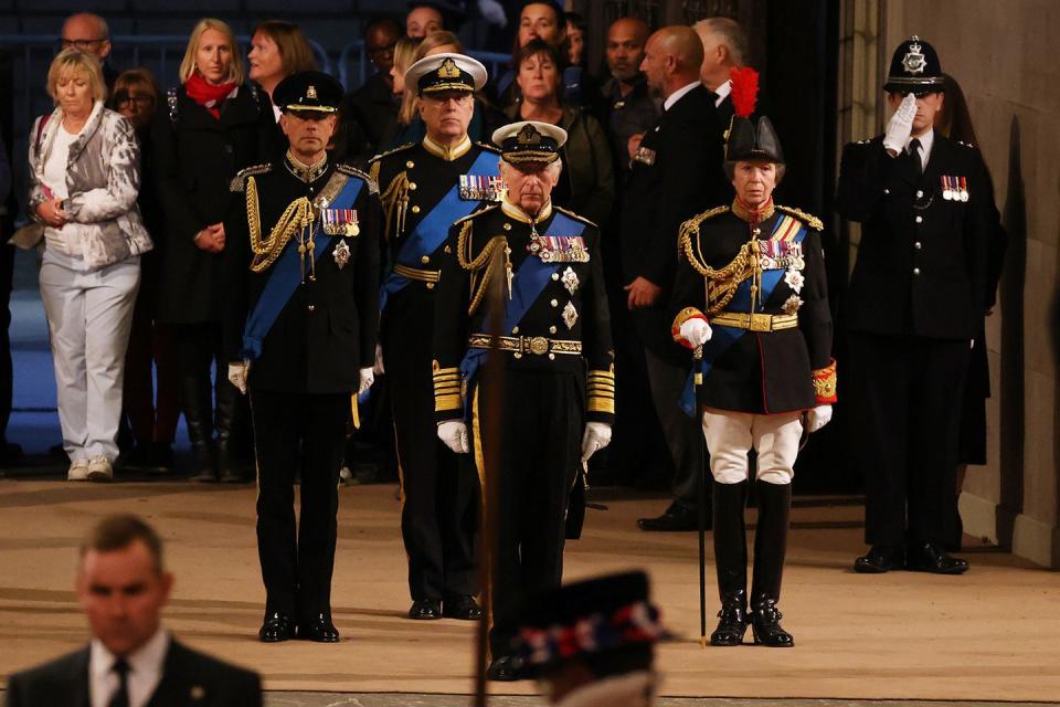 lying in state of her majesty queen elizabeth ii at westminster hall