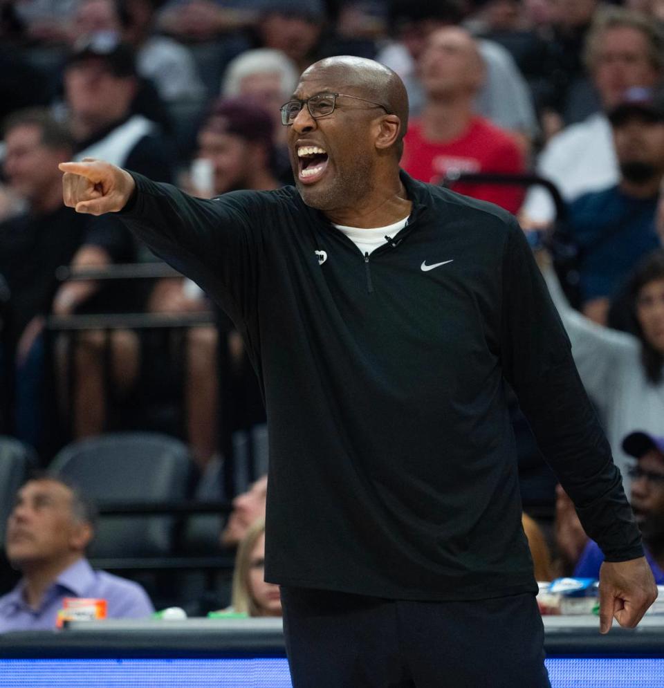 Sacramento Kings coach Mike Brown yells at players during a game against the New Orleans Pelicans on Thursday at Golden 1 Center.