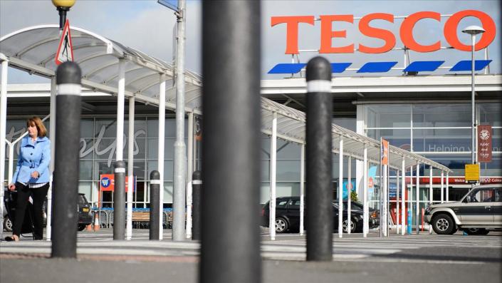 Tesco suspended four executives and called in outside auditors after a “serious” accounting issue prompted the supermarket giant to issue a profit warning. Photo: Getty Images