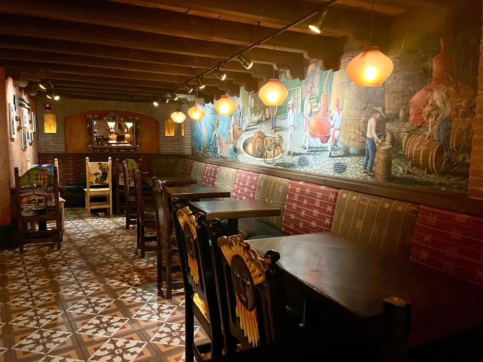 Lounge area of La Cava del Tequila.