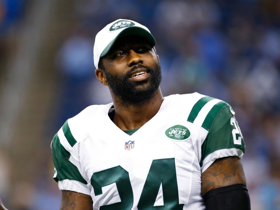 Darrelle Revis reacts to a play.