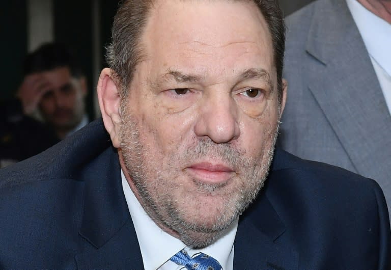 Wenige Tage nach der Aufhebung des Vergewaltigungsurteils gegen Harvey Weinstein ist der frühere Film-Mogul am Samstag ins Krankenhaus eingeliefert worden. Die Strafvollzugsbehörde von New York habe festgestellt, dass Weinstein "sofortige medizinische Hilfe benötigt", erklärte sein Anwalt Aidala. (Angela Weiss)