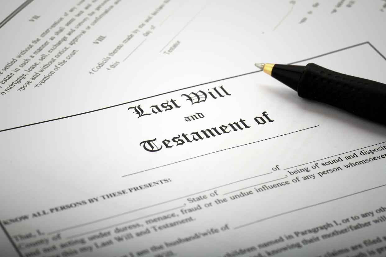 signing last will and testament