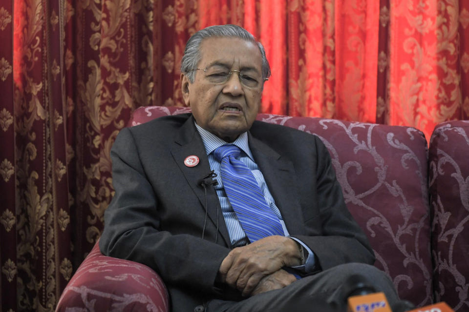 Muhd Arshad pointed out that Dr Mahathir had led the country during the 1997 Asian financial crisis and believes the latter will be able to bring the country around this time too. — Bernama pic