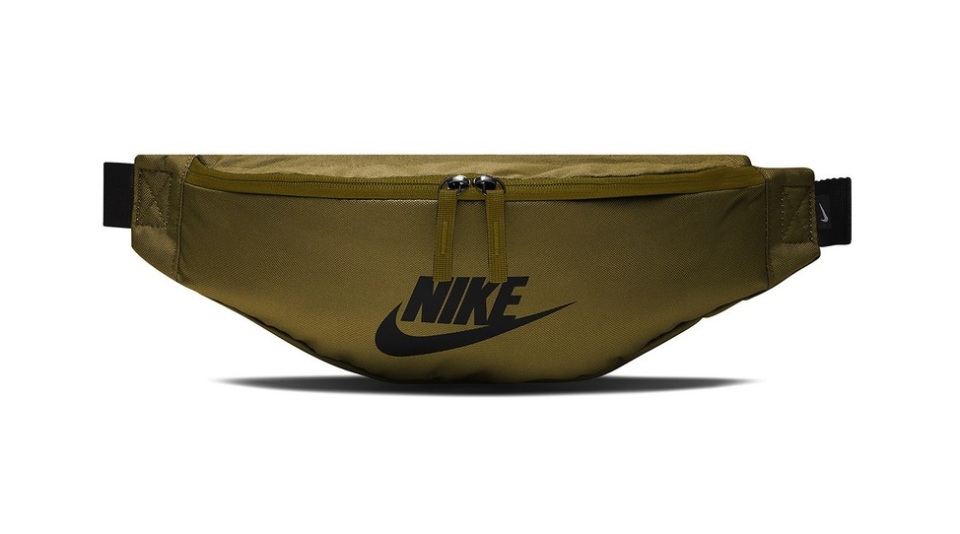 This Nike fanny pack is just $16 (Photo: Nordstrom Rack) 