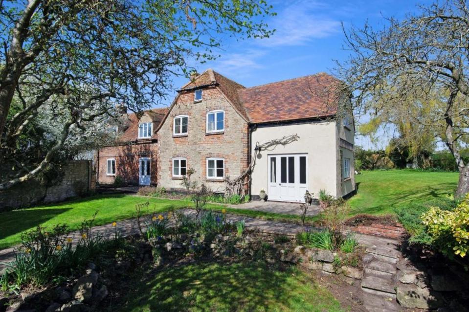 The Johnsons’ four-bedroom farmhouse in Thame (Rightmove)