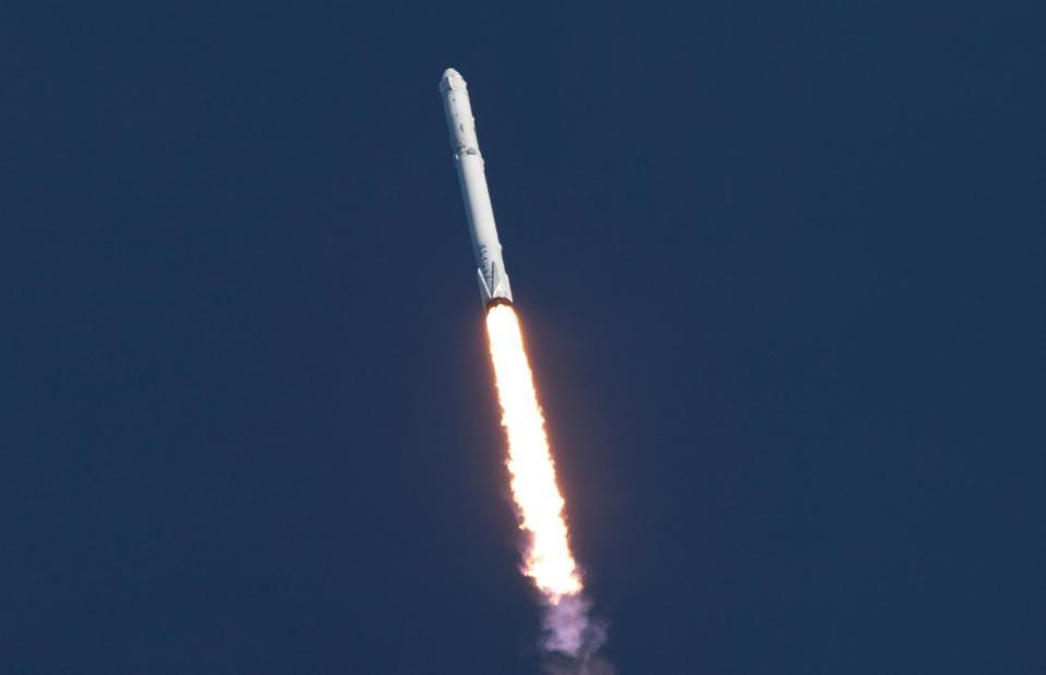 2015: Falcon 9 Lands Safely