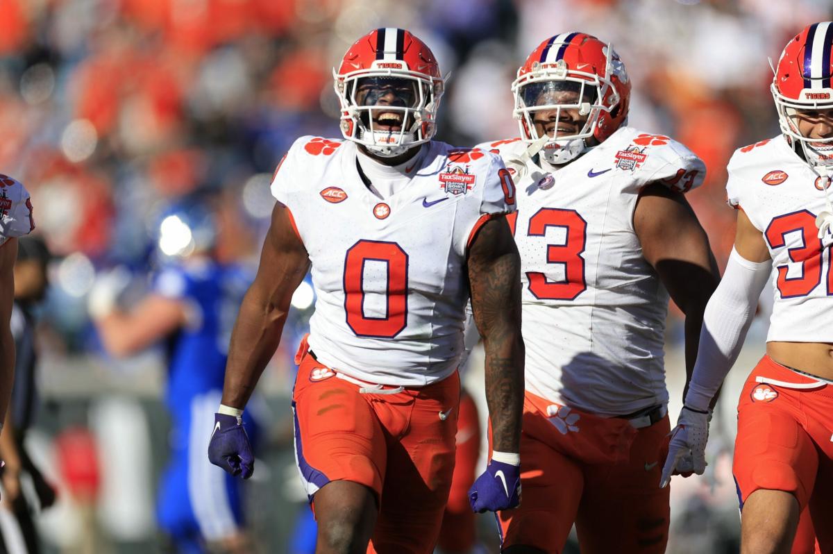 Clemson Claims Top 10 Spot in USA TODAY Sports NCAA Football Re-Rank 1-134 after Spring Season