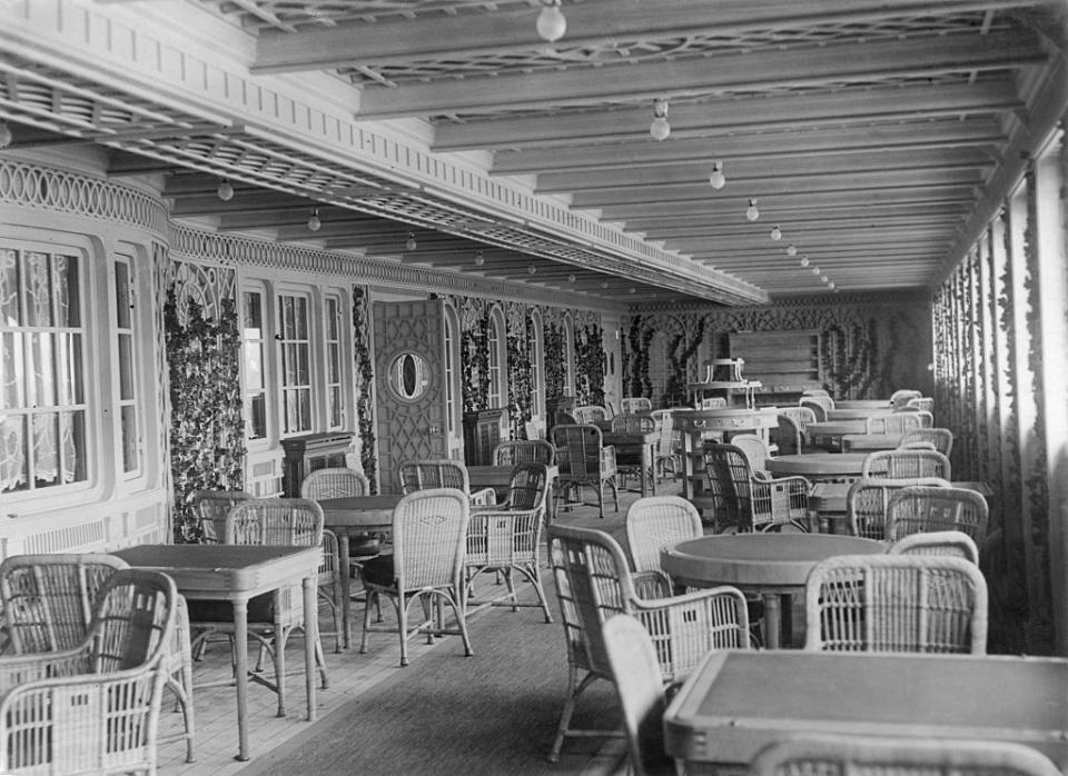 titanic pariser cafe