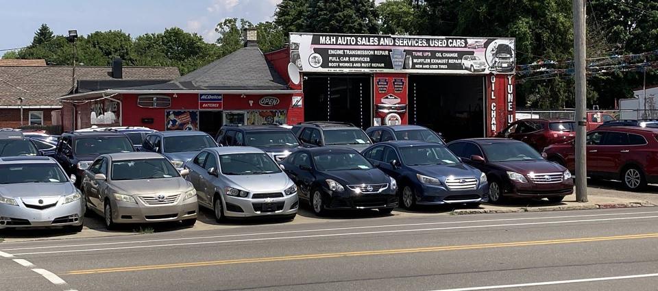 A man from suburban Buffalo, New York, said he had several problems after purchasing a 2011 Honda CR-V from M&H Auto Sales and Services, 2301 Parade St.