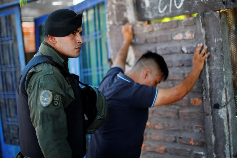 Government deploys national forces to fight violence in Rosario