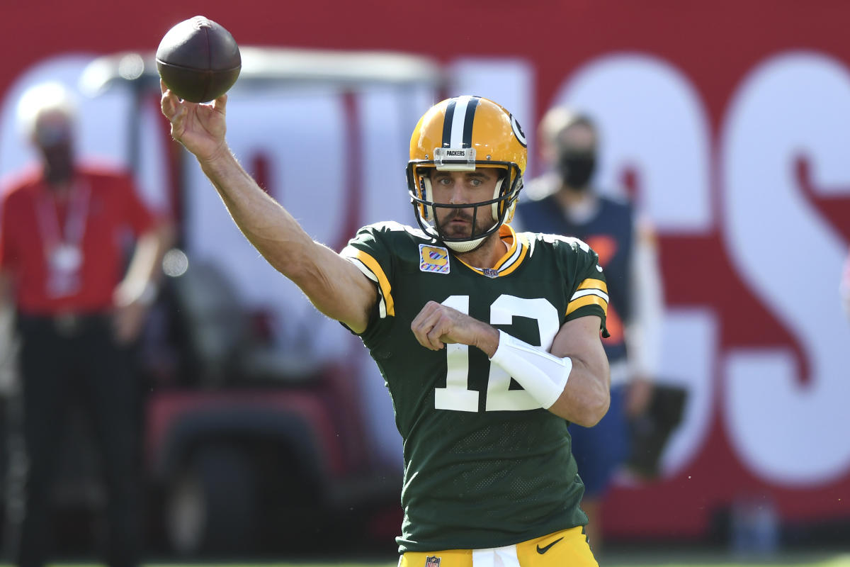 Packers' lead over Bucs evaporates after Aaron Rodgers' two INTs, including  a pick-six - ESPN