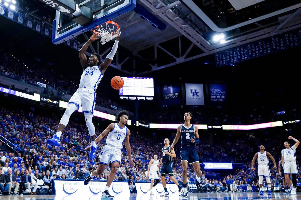 Kentucky freshman forward Chris Livingston (24) is averaging 5.2 points and 2.8 rebounds a game.