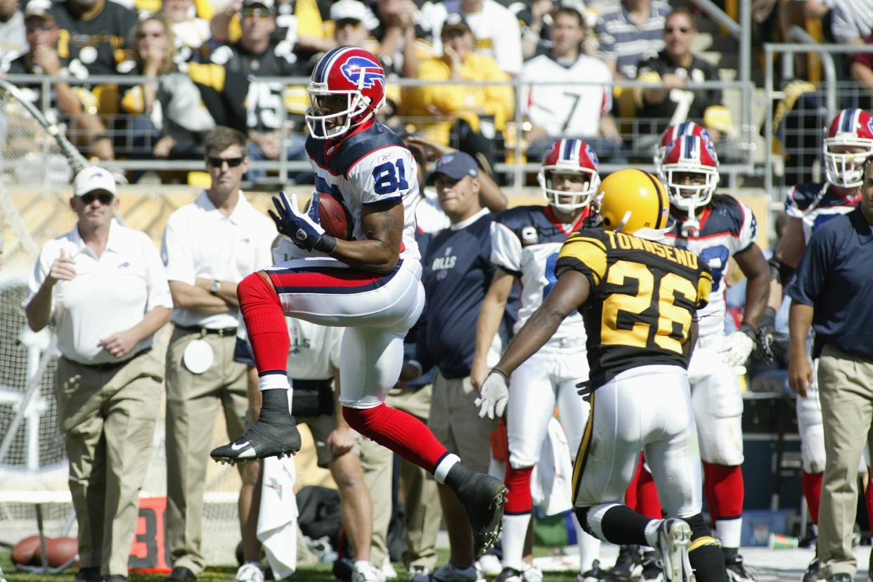 Peerless Price of the Buffalo Bills catches a pass against Deshea Townsend of the Pittsburgh Steelers.