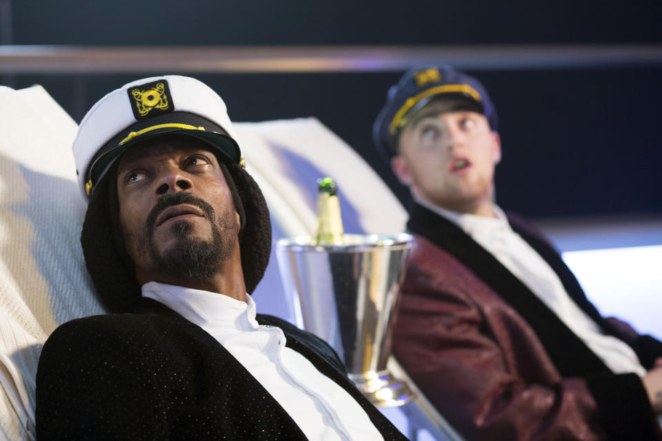 This film publicity image released by Dimension Films/The Weinstein Co. shows Snoop Dogg, left, and Mac Miller in a scene from "Scary Movie 5." (AP Photo/Dimension Films/The Weinstein Co., Peter Iovino)