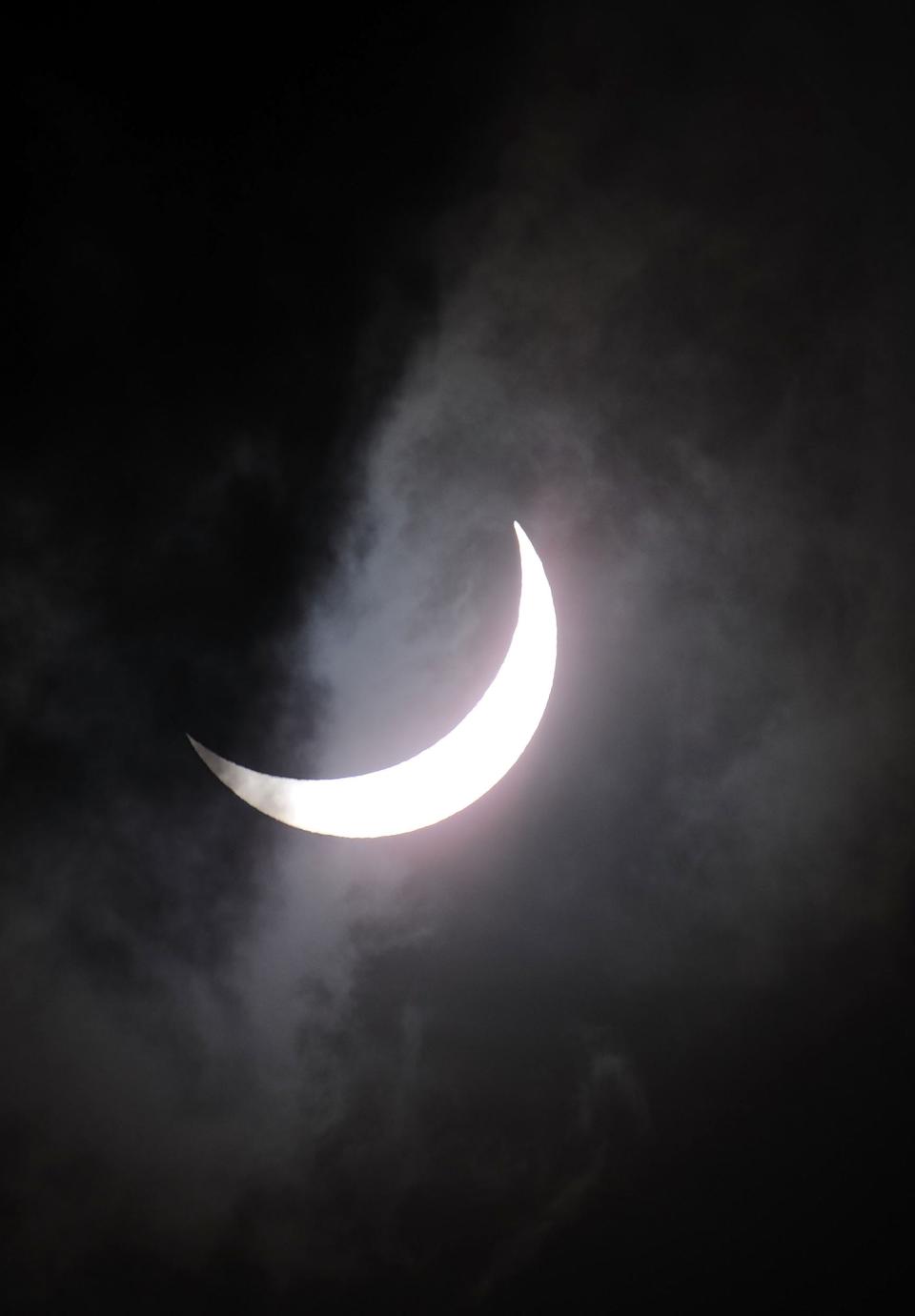 PALM COVE, AUSTRALIA - NOVEMBER 14: Near totality is seen during the solar eclipse at Palm Cove on November 14, 2012 in Palm Cove, Australia. Thousands of eclipse-watchers have gathered in part of North Queensland to enjoy the solar eclipse, the first in Australia in a decade. (Photo by Ian Hitchcock/Getty Images)