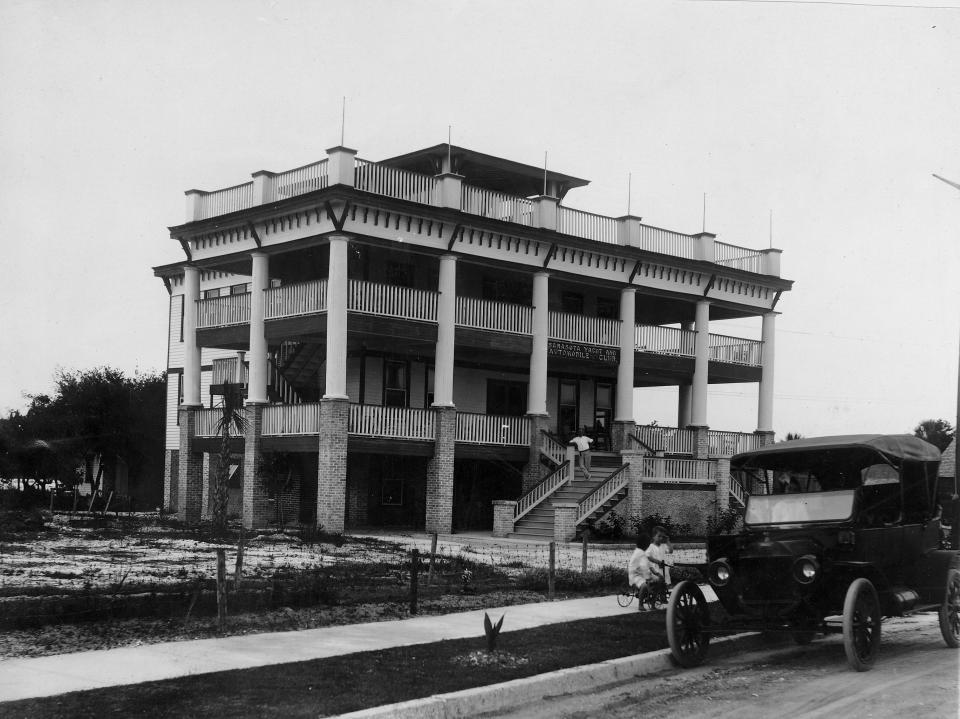 Newly completed clubhouse for the Sarasota Yacht and Automobile Club, 1913.