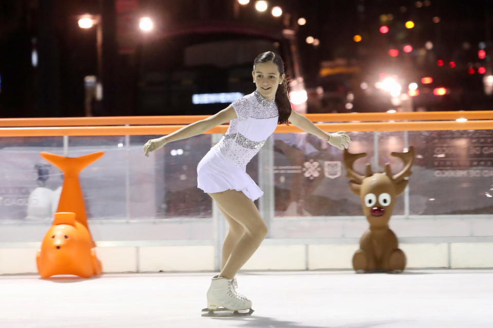 FOTOS | La nueva y austera pista de hielo de CDMX