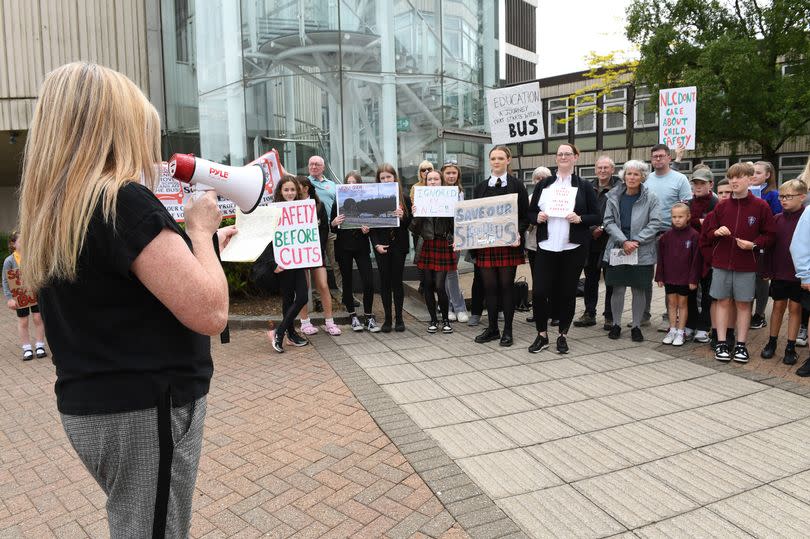 Marissa Cloughley addresses the campaigners outside Motherwell Civic Centre -Credit:Stuart Vance/ReachPlc