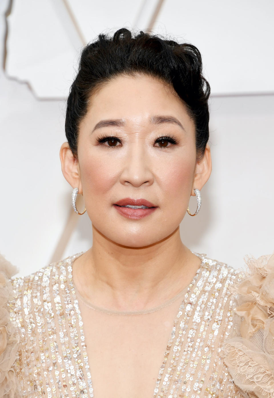 Sandra Oh's vintage updo