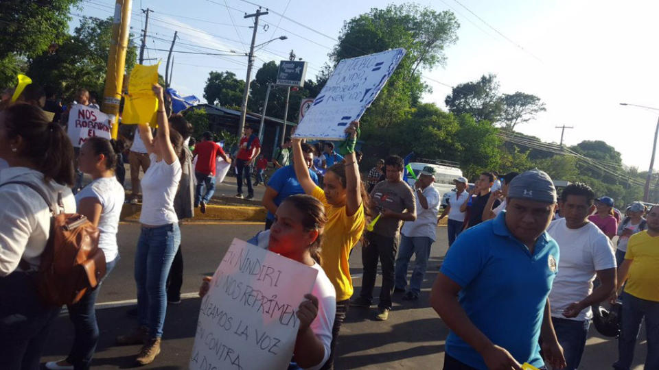 Demonstrators chant against social security cuts in Masaya, in western Nicaragua. (Photo: )