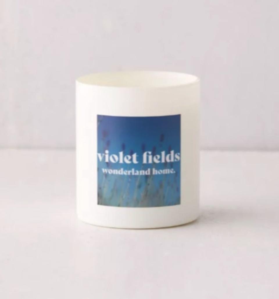 Violet Fields, the best candles for Valentine's Day