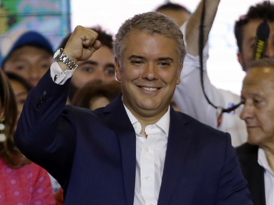 Duque feiert seinen Sieg bei der Präsidentenwahl in Kolumbien. (Bild-Copyright: Fernando Vergara/AP Photo)