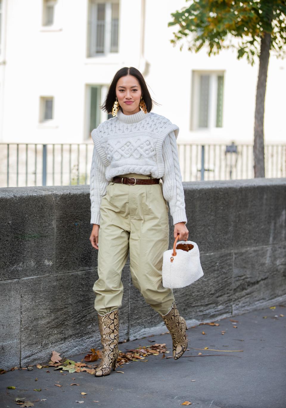 <h1 class="title">Street Style : Paris Fashion Week - Womenswear Spring Summer 2020 : Day Six</h1><cite class="credit">Christian Vierig</cite>