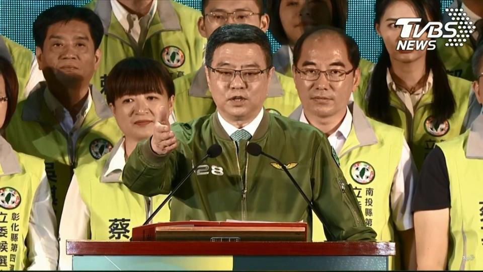 民進黨黨主席卓榮泰，上台致詞畫面。圖／TVBS