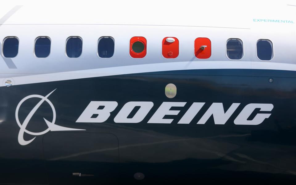 Boeing kicked off Farnborough airshow with a £3.6bn deal for 14 777s - Bloomberg