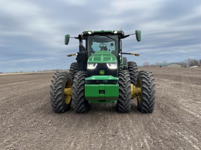 John Deere, farm group reach deal on fixing equipment