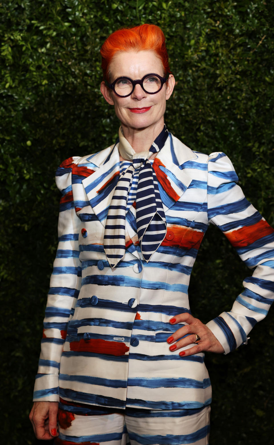 Sandy Powell (Dave Benett)