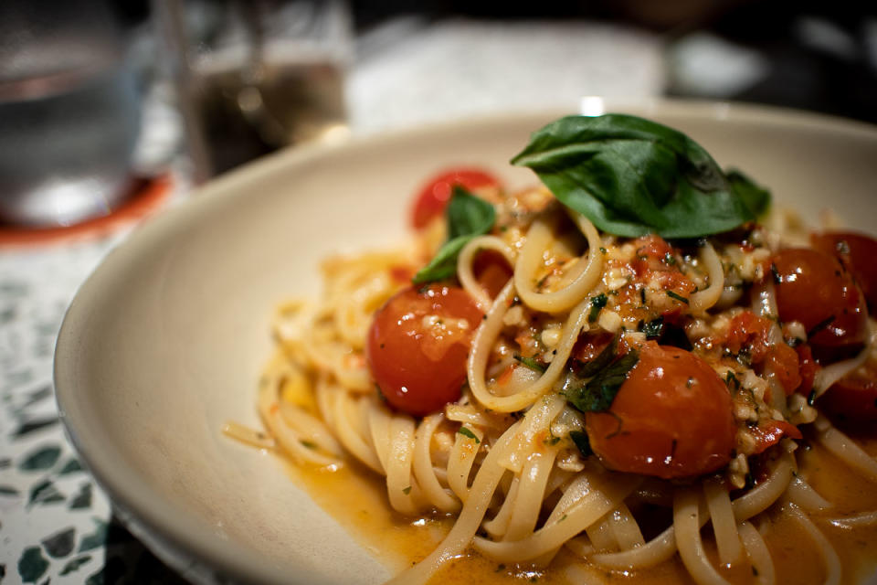 Linguine Aglio Olio Calabrese (PHOTO: Zat Astha/Yahoo Lifestyle SEA)