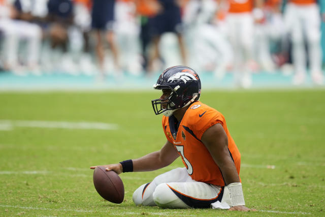 Broncos tackle has message for QB's critics