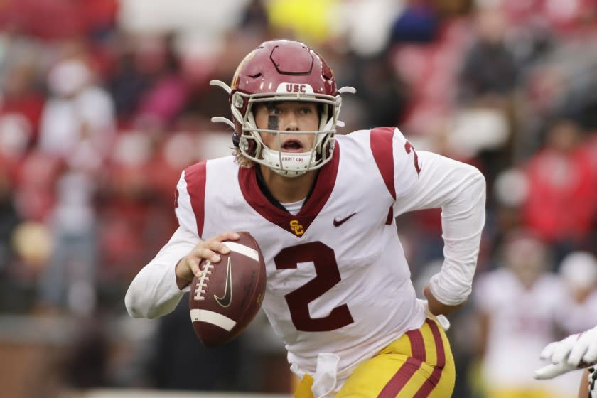 USC quarterback Jaxson Dart looks to pass against Washington State on Saturday.