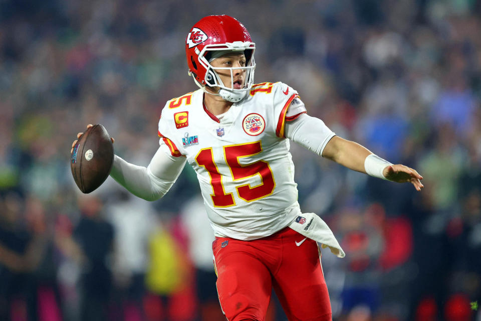 Patrick Mahomes in klassischer Quarterback-Pose. Dabei ist seine Spielweise eigentlich eine kleine Revolution. (Bild: Mark J. Rebilas-USA TODAY Sports)