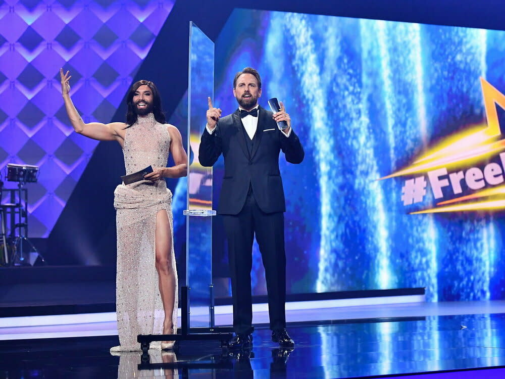 Conchita Wurst und Steven Gätjen moderieren erneut den "Free ESC". (Bild: ProSieben / Willi Weber)