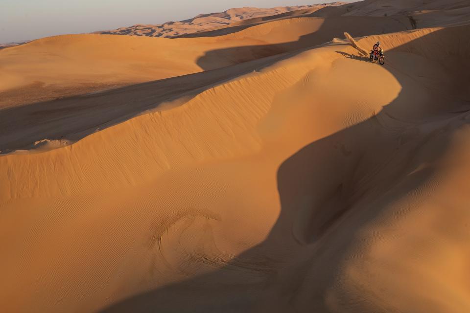 Toby Price of Australia rides his KTM motorbike during stage eleven of the Dakar Rally between Shubaytah and Haradth, Saudi Arabia, Thursday, Jan. 16, 2020. (AP Photo/Bernat Armangue)