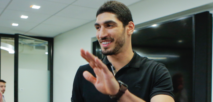 Enes Kanter, en EEUU tras el incidente en Indonesia y Rumanía. Foto: Getty Images.