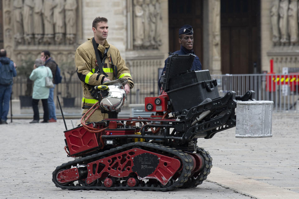 Colossus, el héroe del incendio de Notre Dame. (Aurelien Meunier/Getty Images)