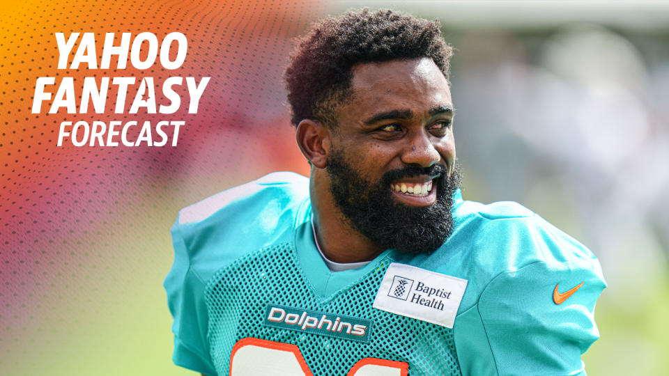 Miami Dolphins RB Raheem Mostert had the best season of his career at age 32, an unlikely outcome in fantasy football.  Matt Harmon and Ben Gretch explain why this can be both expected and unexpected.  (Photo by Rich Story/Getty Images)