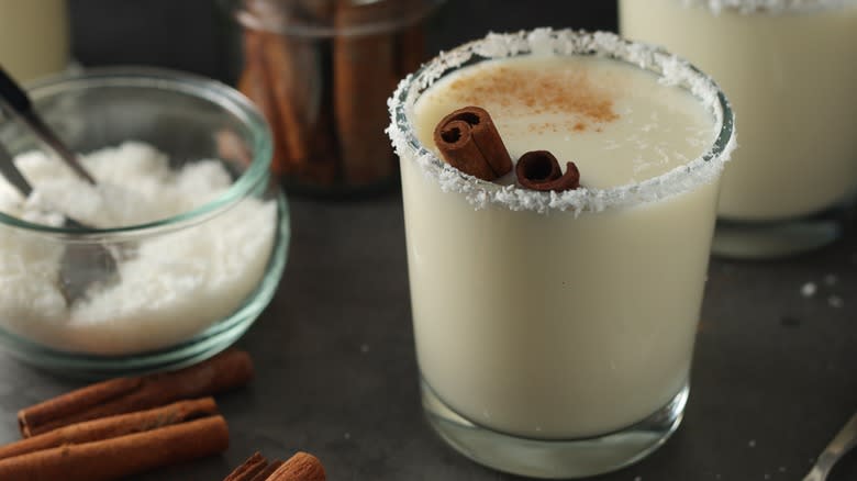 Cinnamon eggnog with coconut 