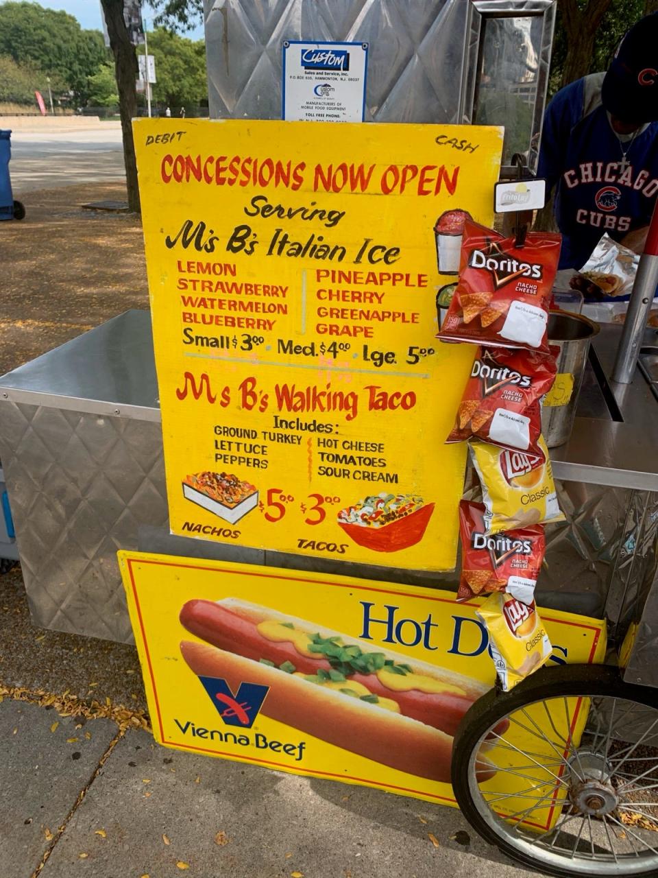 Chicago food cart selling hot dogs.